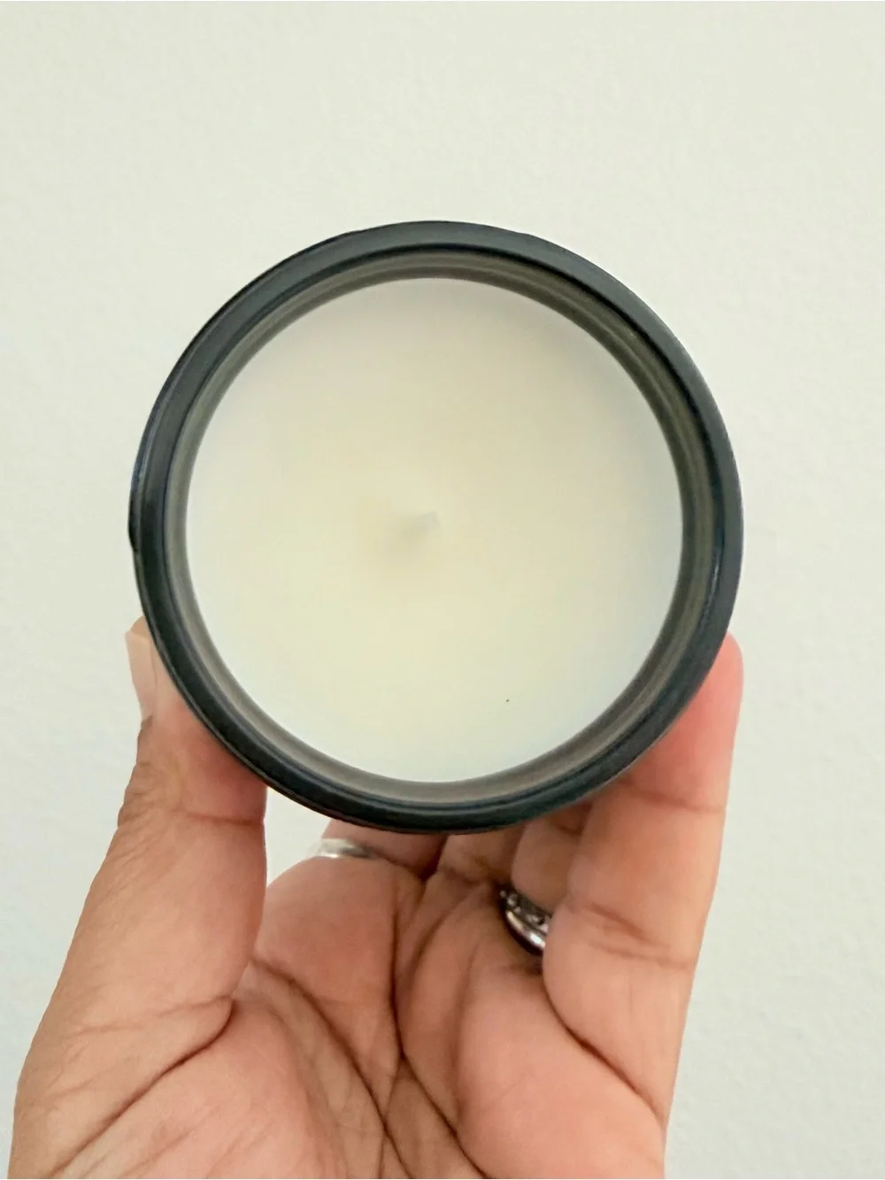 Leoben Company Vanilla Ember Scented Candle - Black & Cream